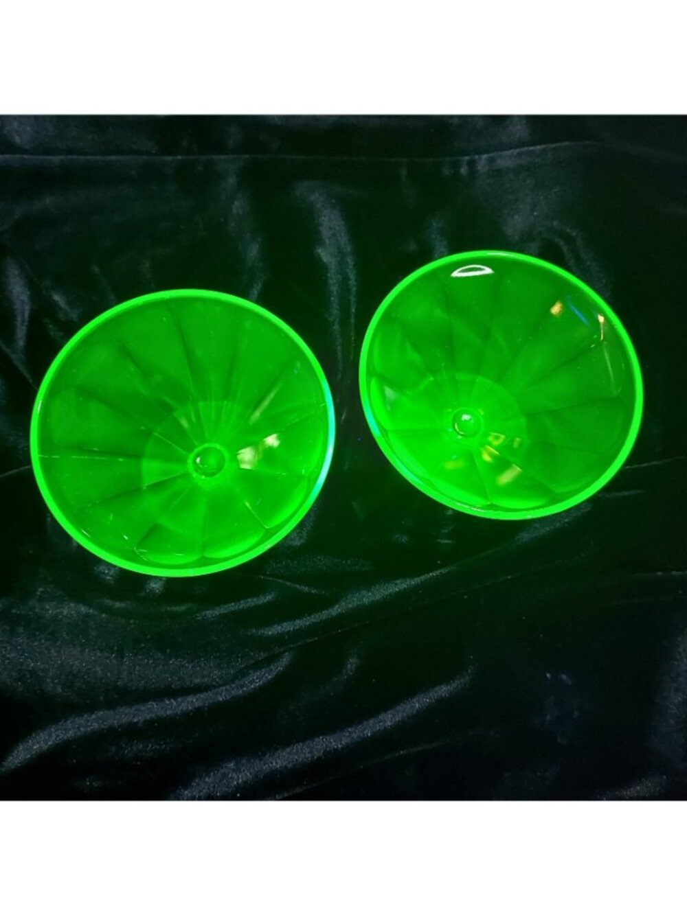 Federal Glass Company Pudding Custard Sherbet 2 Cups Glowy Depression Green - Picture 4 of 16